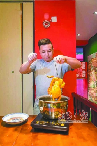 胡庆麟把他对广州美食的热爱都融入了漫画创作之中。