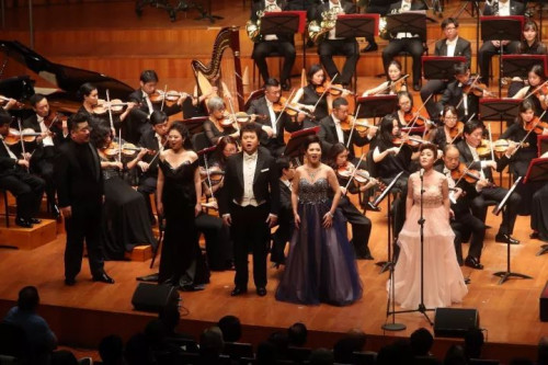 结尾曲《我爱你中国》,五大高音齐献声。<a target='_blank' href='http://www.chinanews.com/'>中新社</a>记者 张宇 摄 结尾曲《我爱你中国》,五大高音齐献声。<a target='_blank' href='http://www.chinanews.com/'>中新社</a>记者 张宇 摄
