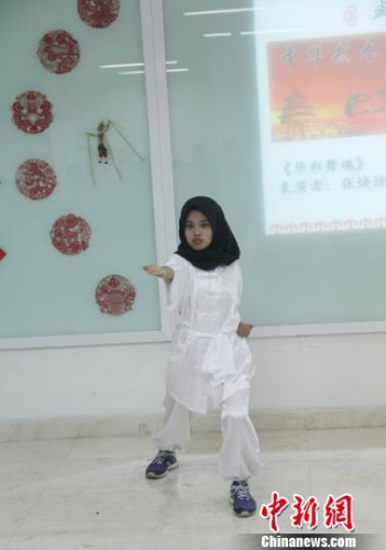 图为印尼学生表演中华武术。 林永传 摄 图为印尼学生表演中华武术。 林永传 摄