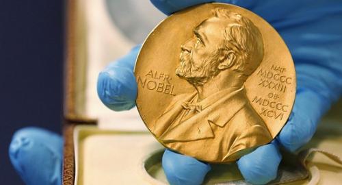 资料图：诺贝尔奖奖牌(图片来源：美联社)