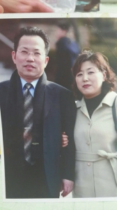 夫妇俩初到成都。(受访者供图) 夫妇俩初到成都。(受访者供图)