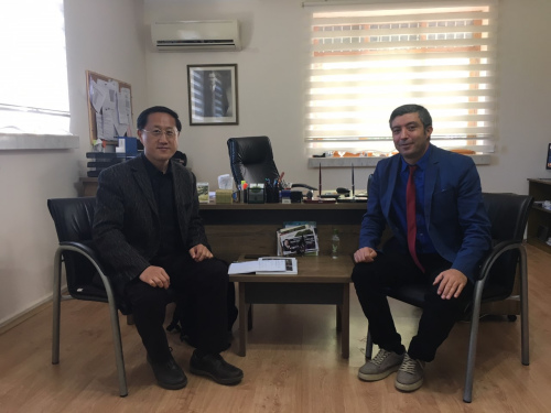 倪副总领事约见旅游局负责人。 倪副总领事约见旅游局负责人。