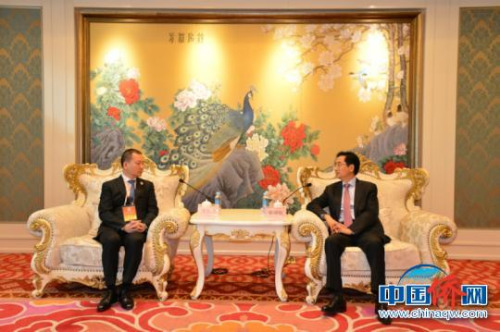 图为会见交流现场 李荣 摄