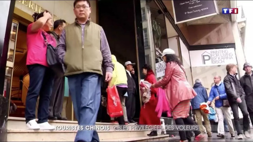 法国电视一台(TF1)曾报道中国游客一直是盗窃抢劫团伙的目标。(《欧洲时报》微信公众号“向东向西”) 法国电视一台(TF1)曾报道中国游客一直是盗窃抢劫团伙的目标。(《欧洲时报》微信公众号“向东向西”)