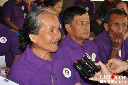 来自万象省67岁的帕·坦玛冯8日来医院进行复检。