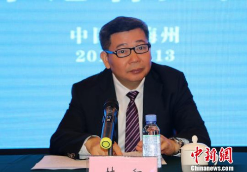 广东省人民政府副秘书长林积 温竹兰 摄 广东省人民政府副秘书长林积 温竹兰 摄