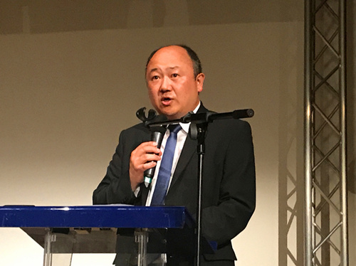 6月18日,法国本土诞生首位华裔国会议员陈文雄。(图片来源:欧洲时报记者张新 摄) 6月18日,法国本土诞生首位华裔国会议员陈文雄。(图片来源:欧洲时报记者张新 摄)