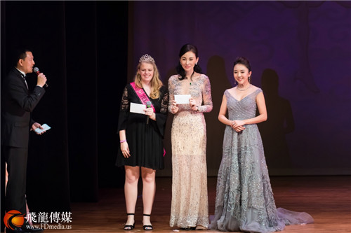 荣获Texas Teen Miss Amazing 2017，Anne Marie Buckle 把两岁小朋友Julianna Montgomery (七月)绘画的T恤义卖款捐给BCG天使妈妈基金会，这个基金会零费用，所有资金全部捐残障儿童。