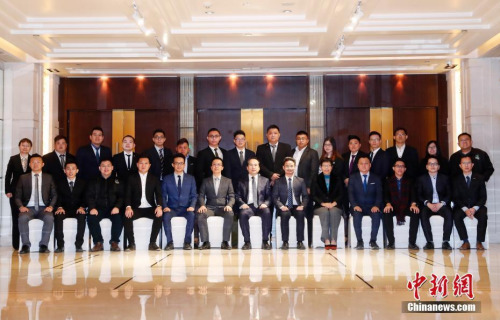 11月21日,中国海外交流协会副会长谭天星在北京会见马来西亚八大华青访华代表团一行。<a target='_blank' href='http://www.chinanews.com/'>中新社</a>记者 刘关关 摄 11月21日,中国海外交流协会副会长谭天星在北京会见马来西亚八大华青访华代表团一行。<a target='_blank' href='http://www.chinanews.com/'>中新社</a>记者 刘关关 摄