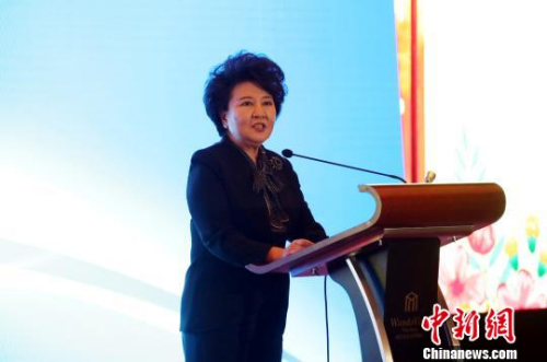 国务院侨务办公室主任裘援平出席并发表主旨讲话。 刘占昆 摄 国务院侨务办公室主任裘援平出席并发表主旨讲话。 刘占昆 摄