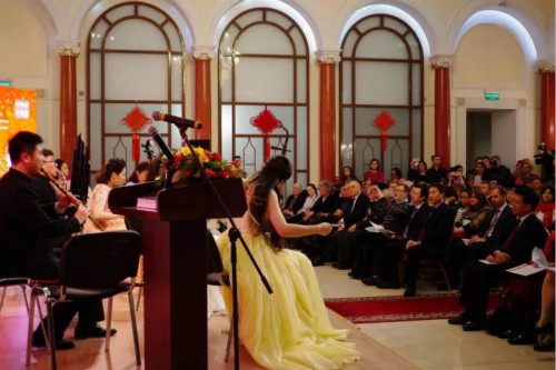 活动现场的中国民乐表演。