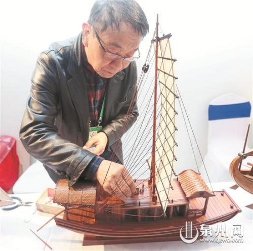 庐州船模传承人。 庐州船模传承人。