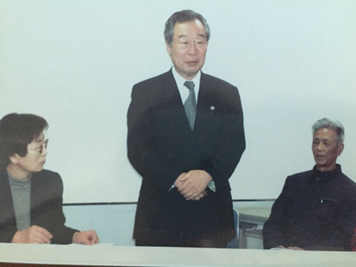 小野寺利孝(中)与赵宗仁(右) 小野寺利孝(中)与赵宗仁(右)
