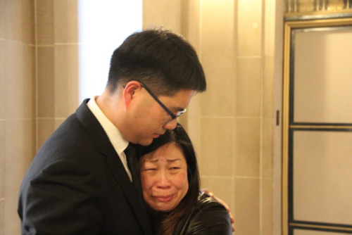 李孟贤中文助理、市府新闻办公室副主任林伟浩和旧金山对华办公室负责人赵翠薇。 李孟贤中文助理、市府新闻办公室副主任林伟浩和旧金山对华办公室负责人赵翠薇。