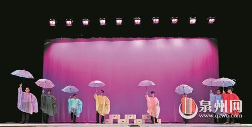约旦失孤儿童艺术团表演《两只鸭子和乌龟》 (张九强 摄) 约旦失孤儿童艺术团表演《两只鸭子和乌龟》 (张九强 摄)