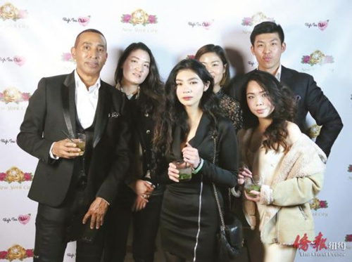 郑晓明(后排右一)和朋友一起出席High Tea Club的首次聚会。(管黎明摄) 郑晓明(后排右一)和朋友一起出席High Tea Club的首次聚会。(管黎明摄)