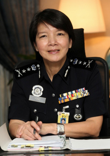 杨丽珠希望能在任内尽力提升和改革警察学院,训练出有足够知识的高级警官,以适应不断变化的大环境。(马来西亚《星洲日报》) 杨丽珠希望能在任内尽力提升和改革警察学院,训练出有足够知识的高级警官,以适应不断变化的大环境。(马来西亚《星洲日报》)
