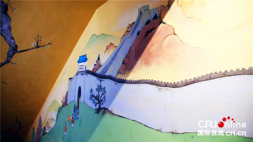 餐厅里的中国风壁画。 餐厅里的中国风壁画。