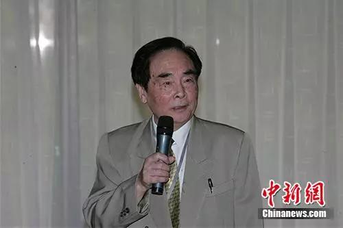 2006年8月侯云德院士在禽流感国际会议上。资料图