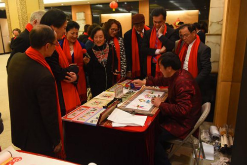 非遗传承人现场表演。 非遗传承人现场表演。