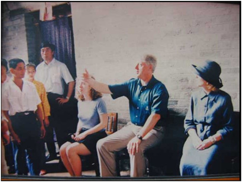 1998年，克林顿带着家人游桂林。