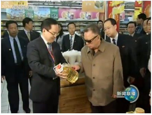 2011年，金正日在扬州一家超市。