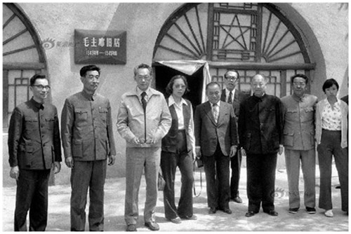 李光耀(左三)1976年5月访问延安。 李光耀(左三)1976年5月访问延安。