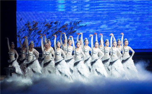 吉林省歌舞团演出剧照。