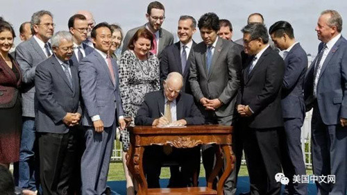 加州州长布朗签署住房改善相关法案