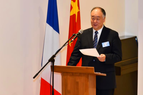 中国驻法国大使馆公参杨进对2017年中国驻法使馆在教育领域所做的成绩进行了总结,也对2018年全法留学工作提出了具体要求和详细规划。(《欧洲时报》/ 沈益民摄) 中国驻法国大使馆公参杨进对2017年中国驻法使馆在教育领域所做的成绩进行了总结,也对2018年全法留学工作提出了具体要求和详细规划。(《欧洲时报》/ 沈益民摄)
