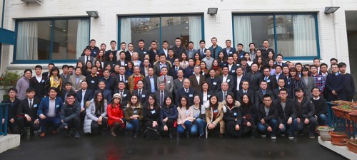 全体代表合影。 (《欧洲时报》/ 孔帆摄) 全体代表合影。 (《欧洲时报》/ 孔帆摄)