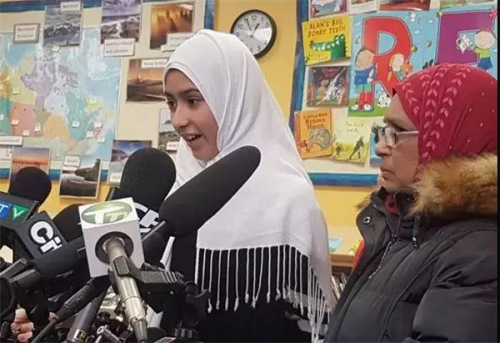 11岁穆斯林女孩面对媒体讲述她的“遭遇”。