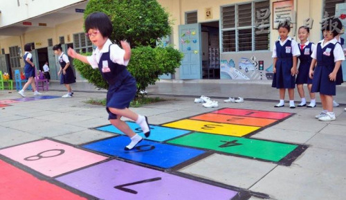 马来西亚一华小打造七彩校园 让学生开心上学