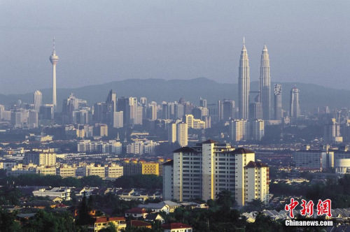 吉隆坡市的全景，著名的双子塔高耸在市中心。 翟东风 摄 图片来源：CTPphoto