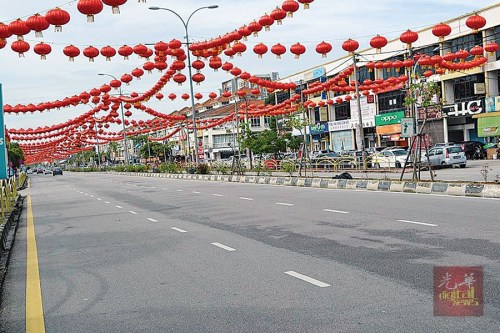 北海拉惹乌达的万盏灯笼已成为当地的新春地标。