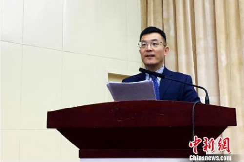 2月1日,中科院合肥物质研究院研究员、合肥中科普瑞昇生物医药科技有限公司总经理任涛在安徽省侨界学习党的十九大精神报告会上作代表发言。 张强 摄 2月1日,中科院合肥物质研究院研究员、合肥中科普瑞昇生物医药科技有限公司总经理任涛在安徽省侨界学习党的十九大精神报告会上作代表发言。 张强 摄