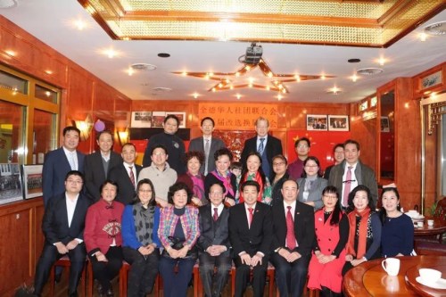 会后嘉宾合影留念。(《欧洲时报》德国版微信公众号/陈磊 摄) 会后嘉宾合影留念。(《欧洲时报》德国版微信公众号/陈磊 摄)