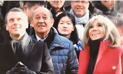 随行法国访问团的林嘉怡(左三) 随行法国访问团的林嘉怡(左三)