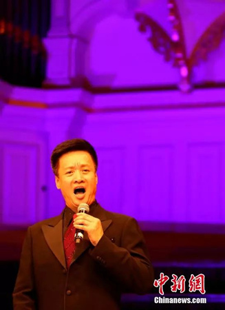 资料图。阎维文,著名男高音歌唱家,国家一级演员。代表作有《小白杨》、《说句心里话》、《母亲》等。 资料图。阎维文,著名男高音歌唱家,国家一级演员。代表作有《小白杨》、《说句心里话》、《母亲》等。