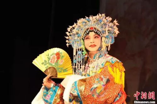 资料图。胡文阁，北京京剧院梅兰芳京剧团领衔主演、国家一级演员。代表作有《宇宙锋》、《贵妃醉酒》、《霸王别姬》、《生死恨》、《太真外传》、《穆桂英挂帅》等。