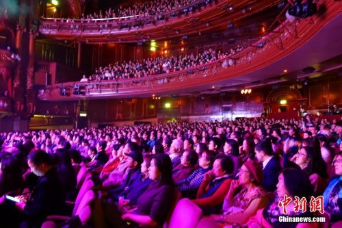 London Palladium 剧院座无虚席。 <a target='_blank' href='http://www.chinanews.com/'>中新社</a>记者 冉文娟 摄