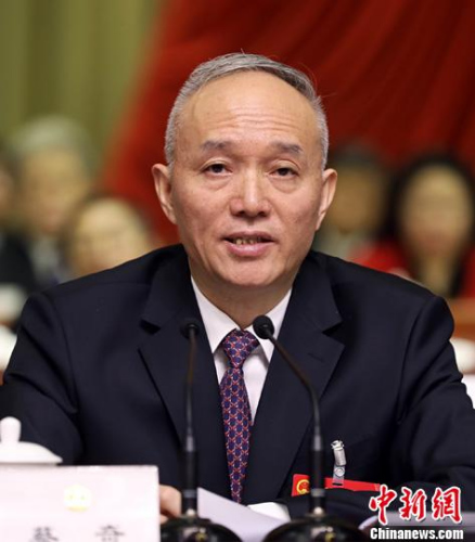 1月30日,中共中央政治局委员、北京市委书记蔡奇提出,要紧紧围绕首都改革发展稳定需要,加强重点领域立法,以良法促进发展、保障善治;要拓宽和畅通社情民意表达和反映渠道。当日,北京市第十五届人民代表大会第一次会议闭幕。图为蔡奇讲话。<a target='_blank' href='http://www.chinanews.com/'>中新社</a>记者 戴冰 摄 1月30日,中共中央政治局委员、北京市委书记蔡奇提出,要紧紧围绕首都改革发展稳定需要,加强重点领域立法,以良法促进发展、保障善治;要拓宽和畅通社情民意表达和反映渠道。当日,北京市第十五届人民代表大会第一次会议闭幕。图为蔡奇讲话。<a target='_blank' href='http://www.chinanews.com/'>中新社</a>记者 戴冰 摄