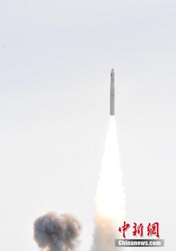 中国长征十一号固体运载火箭在酒泉卫星发射中心腾空而起。(资料图)<a target='_blank' href='http://www.chinanews.com/'>中新社</a>发 周雅露 摄