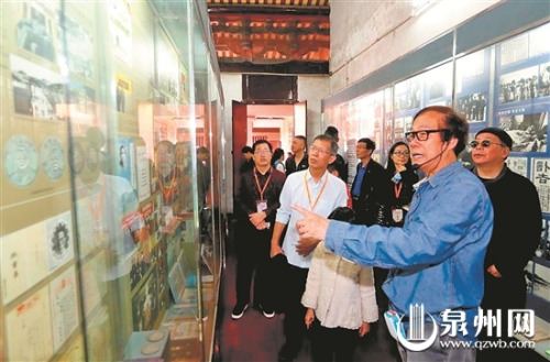 在王宫社区参观乡村华侨博物馆 在王宫社区参观乡村华侨博物馆