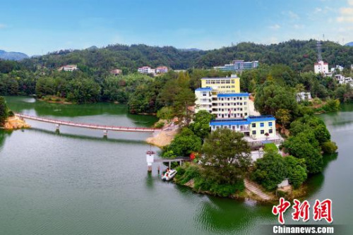 “蝴蝶岛”是德化构建人水和谐生态库区的重要组成部分。　李宏图 摄
