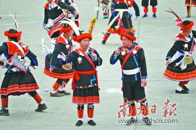 国家级非物质文化遗产项目——连南瑶族长鼓舞。 国家级非物质文化遗产项目——连南瑶族长鼓舞。