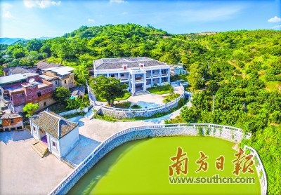 喆庐位于松口镇大黄村,始建于1925年,为丘哲先生的故居。曾是中国农工民主党和中国民主同盟在梅州的联络点和活动基地。虽饱经风雨,历经沧桑,但至今仍保留着独特的外形和深厚的内涵,映衬着丘哲先生参加旧民主主义革命、新民主主义革命和社会主义建设的珍贵历史。(松口镇政府供图) 喆庐位于松口镇大黄村,始建于1925年,为丘哲先生的故居。曾是中国农工民主党和中国民主同盟在梅州的联络点和活动基地。虽饱经风雨,历经沧桑,但至今仍保留着独特的外形和深厚的内涵,映衬着丘哲先生参加旧民主主义革命、新民主主义革命和社会主义建设的珍贵历史。(松口镇政府供图)