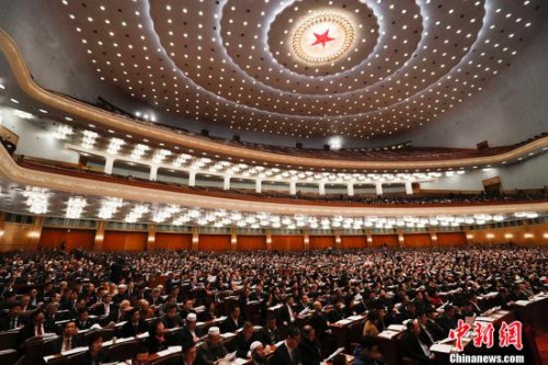 资料图:3月8日,全国政协十三届一次会议在北京举行第二次全体会议。 <a target='_blank' href='http://www.chinanews.com/'>中新社</a>记者 杜洋 摄 资料图:3月8日,全国政协十三届一次会议在北京举行第二次全体会议。 <a target='_blank' href='http://www.chinanews.com/'>中新社</a>记者 杜洋 摄