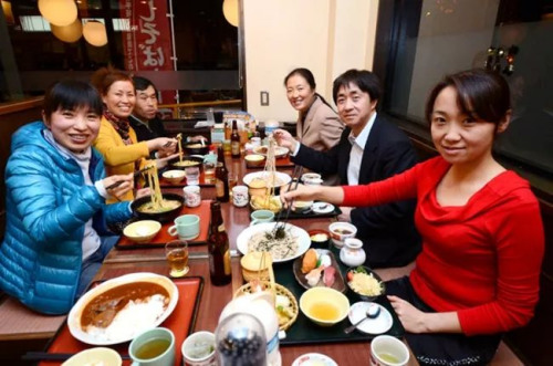 福岛华人联欢交流。(日本《东方新报》微信公众号/照片由福岛华侨华人总会提供) 福岛华人联欢交流。(日本《东方新报》微信公众号/照片由福岛华侨华人总会提供)