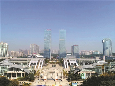江门市蓬江区五邑华侨广场一带,充满现代气息。 江门市蓬江区五邑华侨广场一带,充满现代气息。